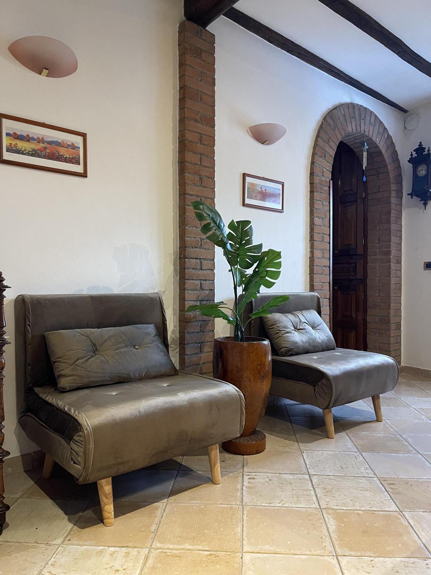 Mazzetti Country House-Vita In Campagna Con Giardino Vimignano-Chiesa Екстер'єр фото