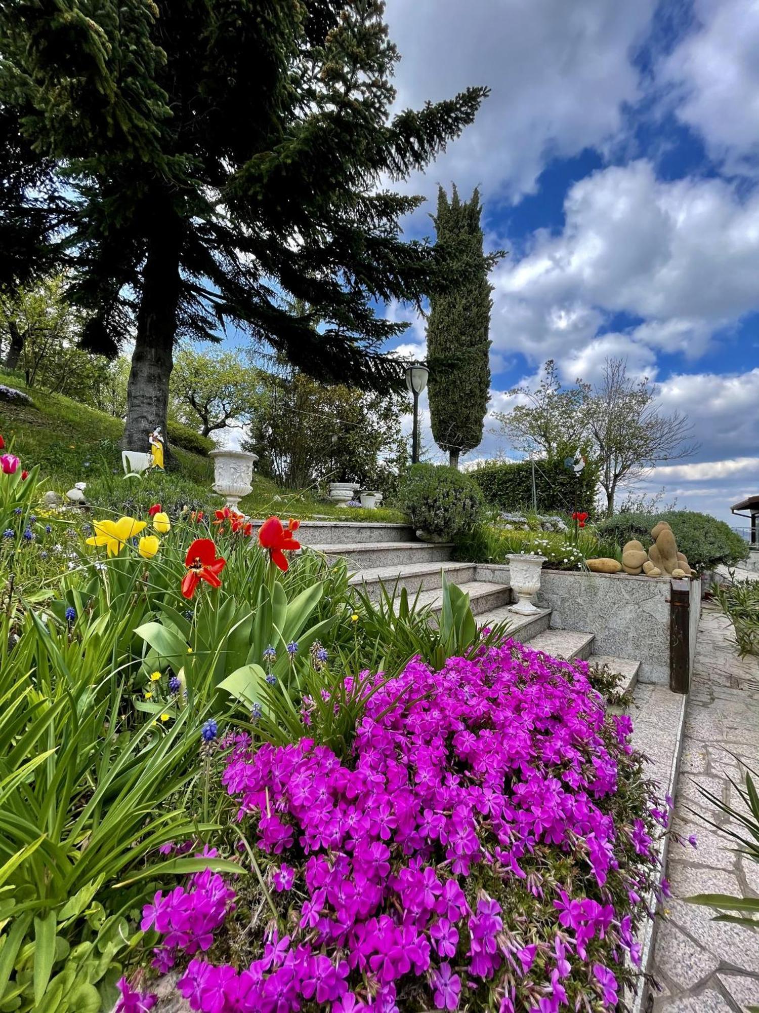 Mazzetti Country House-Vita In Campagna Con Giardino Vimignano-Chiesa Екстер'єр фото