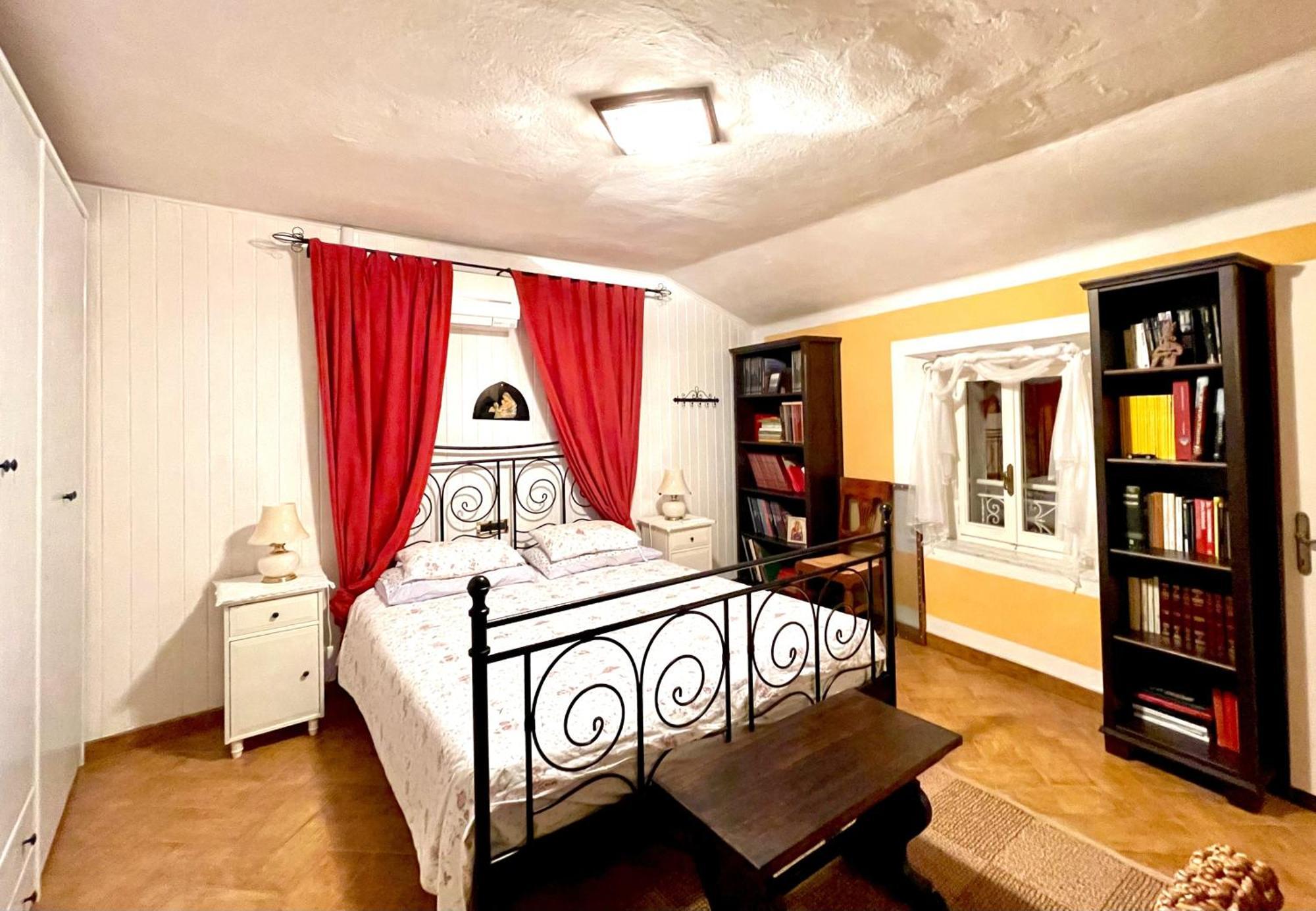 Mazzetti Country House-Vita In Campagna Con Giardino Vimignano-Chiesa Екстер'єр фото